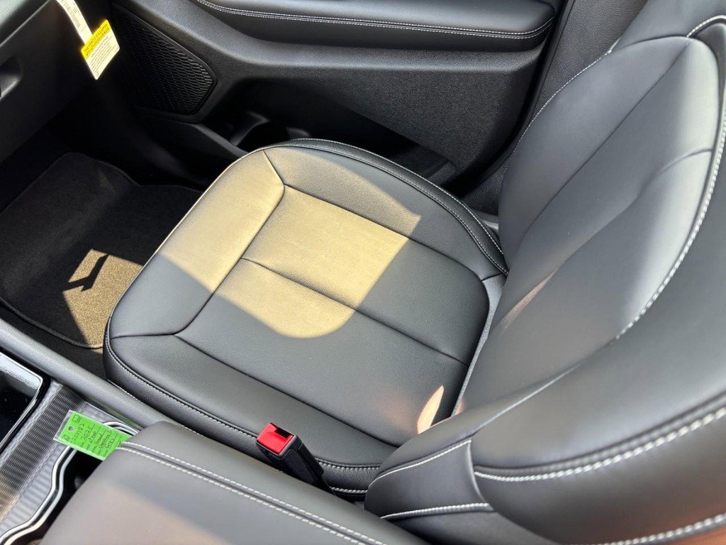 New 2025 Jeep Grand Cherokee L Limited w/ Black Appearance Package image 14