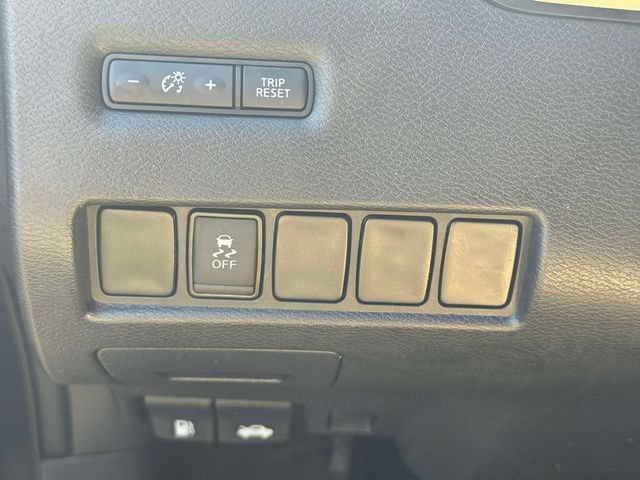 Used 2018 Nissan Murano S AWD/4WD image 24
