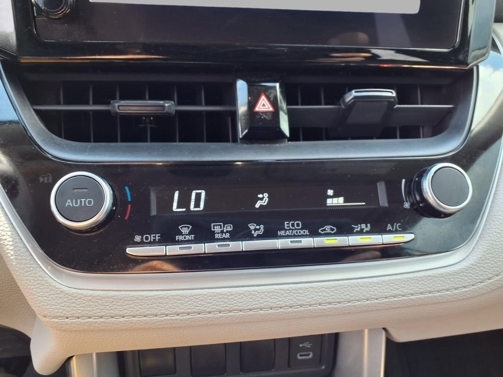 Used 2024 Toyota Corolla Cross LE AWD/4WD image 9