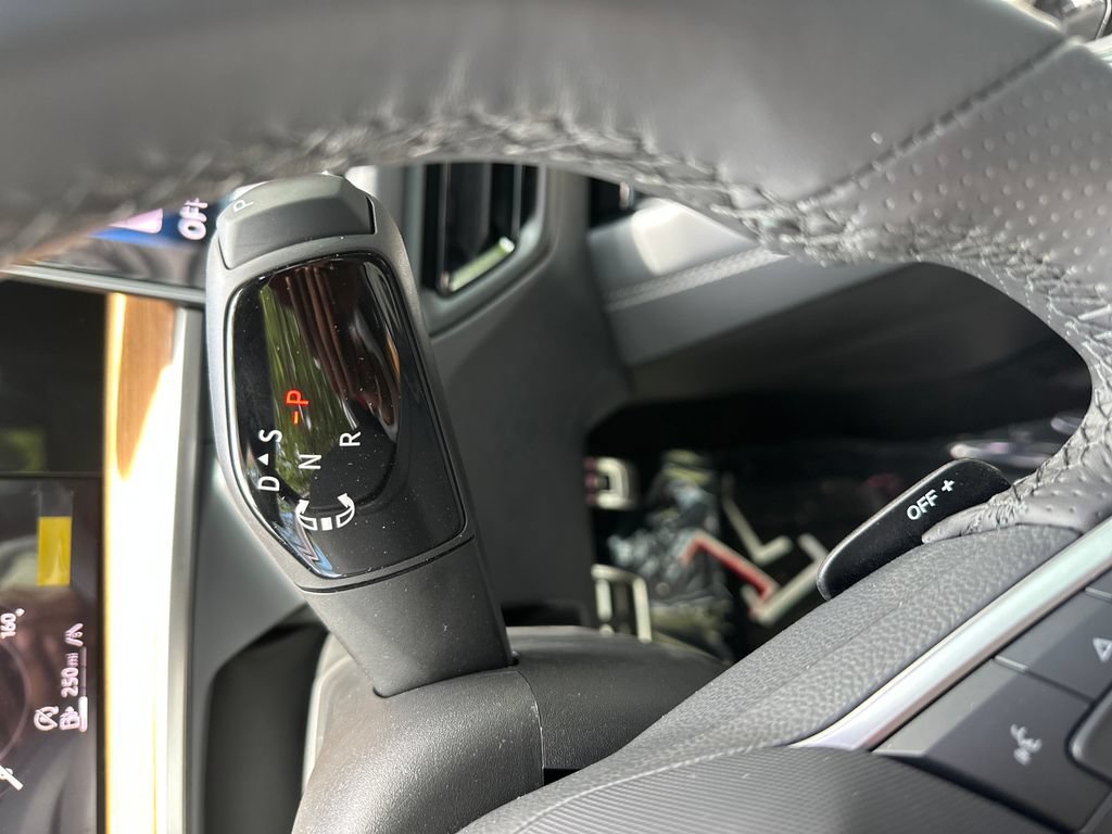 New 2026 Volkswagen Tiguan SEL R-Line AWD/4WD image 17