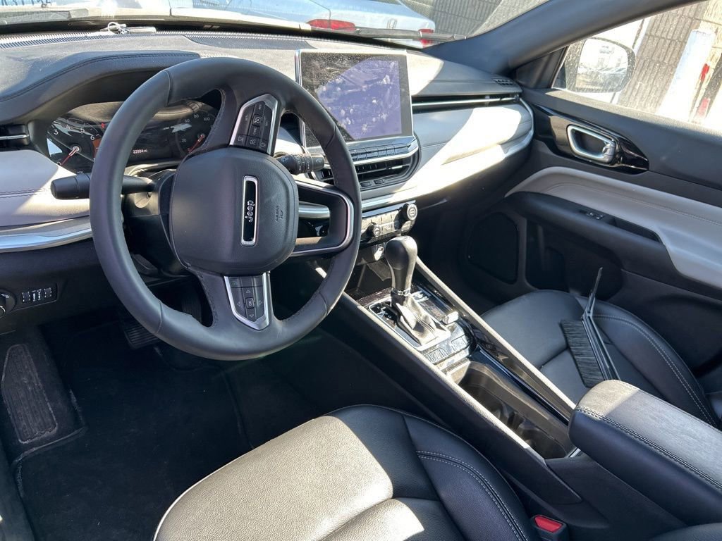 Used 2025 Jeep Compass Limited image 8