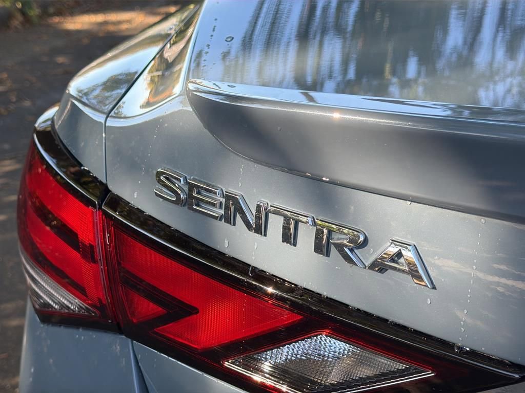 New 2025 Nissan Sentra SR image 11