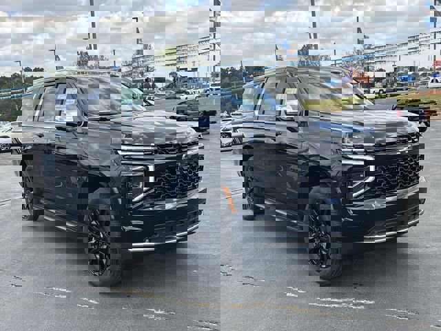 New 2026 Chevrolet Suburban Premier image 3