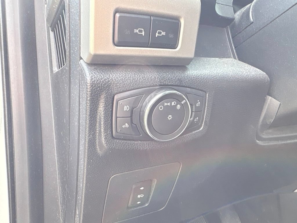 Used 2016 Ford F150 Lariat w/ Equipment Group 502A Luxury AWD/4WD image 20