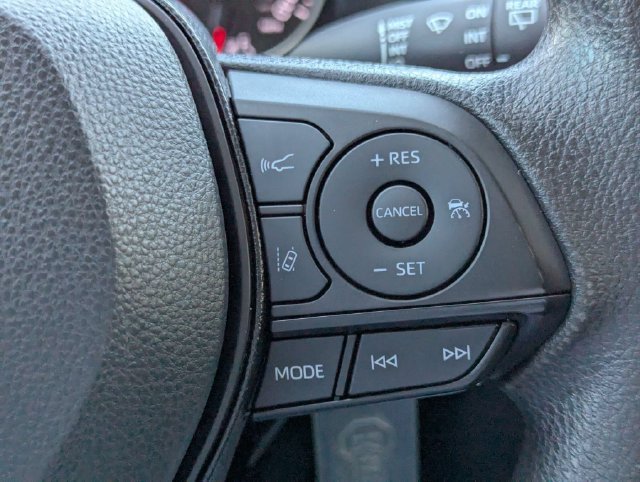 Certified 2020 Toyota RAV4 LE FWD image 27