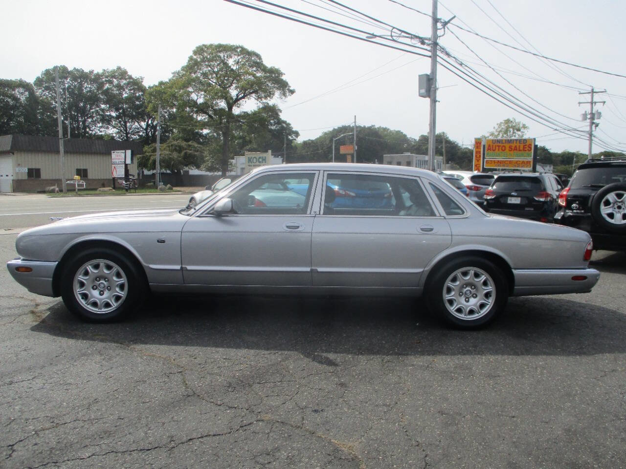 Used 2001 Jaguar XJ8 image 4