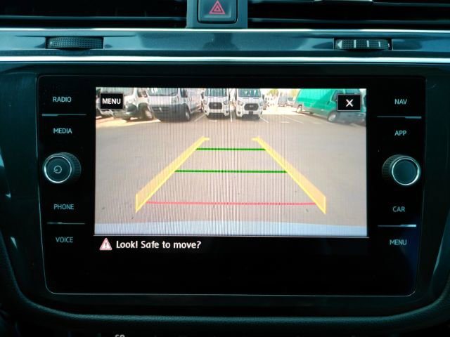 Used 2018 Volkswagen Tiguan SEL image 8