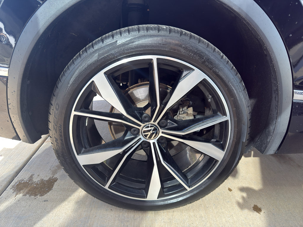 Used 2022 Volkswagen Tiguan SEL R-Line image 20