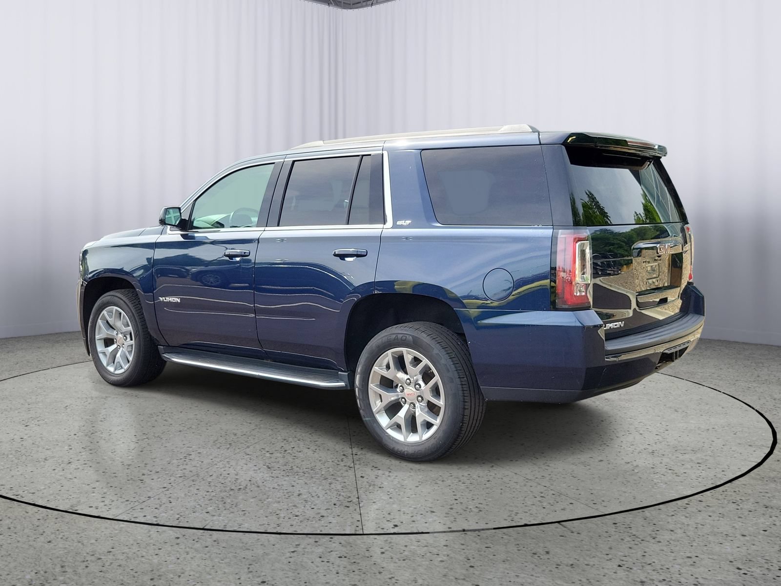 Used 2018 GMC Yukon SLT AWD/4WD image 4