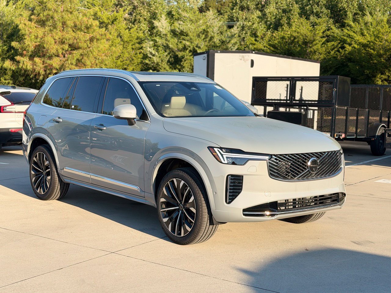 New 2026 Volvo XC90 B6 Plus w/ Protection Package Premier AWD/4WD image 3