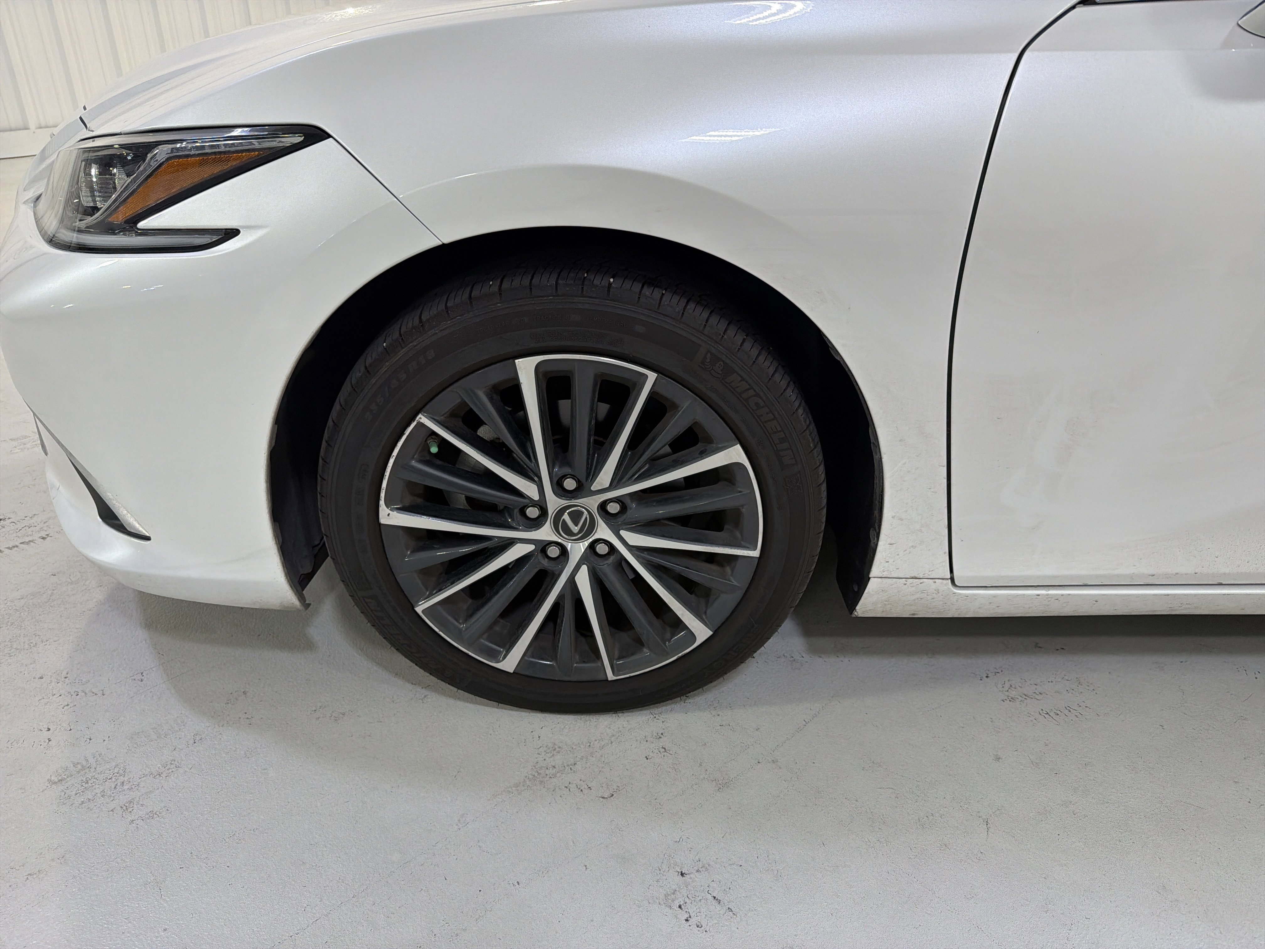 Used 2025 Lexus ES 350 w/ Premium Package FWD image 9