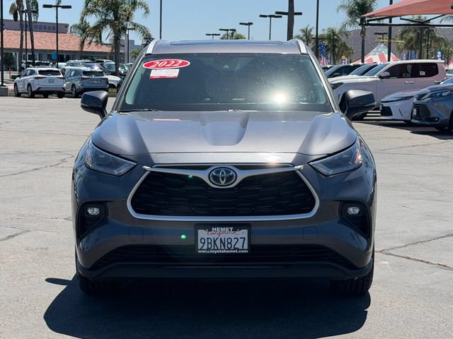 Used 2022 Toyota Highlander XLE FWD image 2