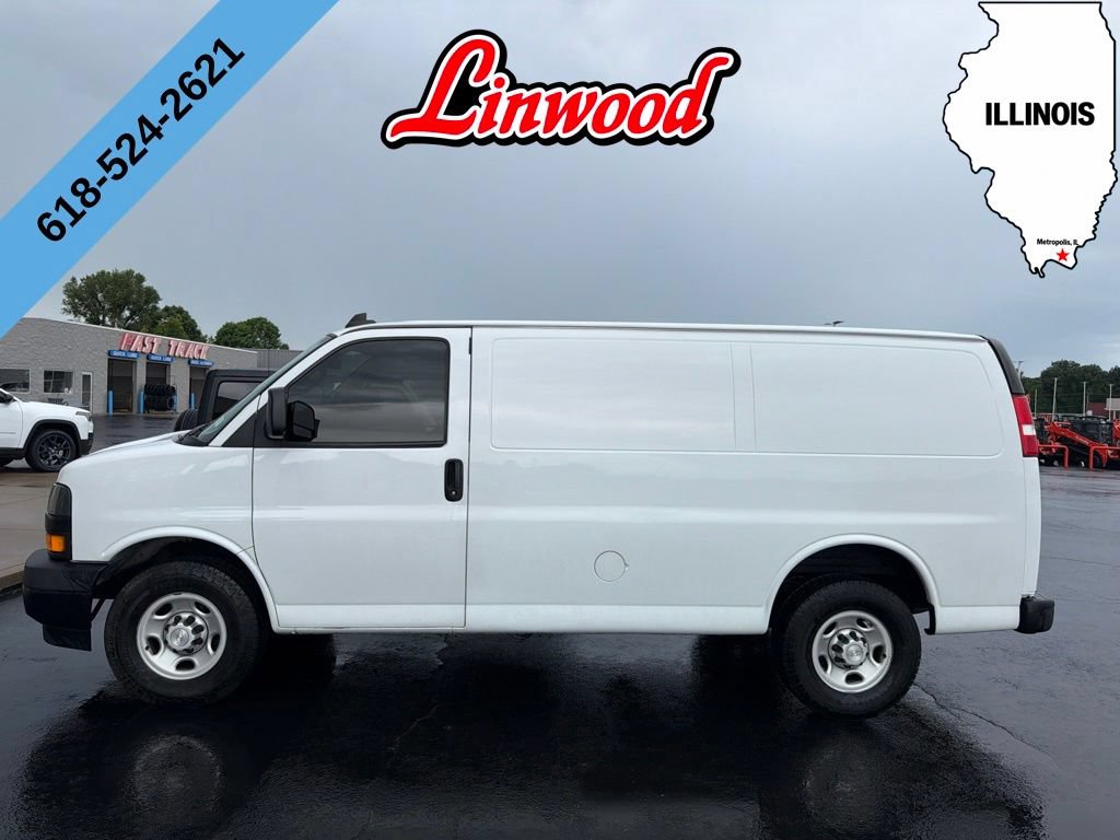 Used 2020 Chevrolet Express 2500 w/ Driver Convenience Package RWD image 2