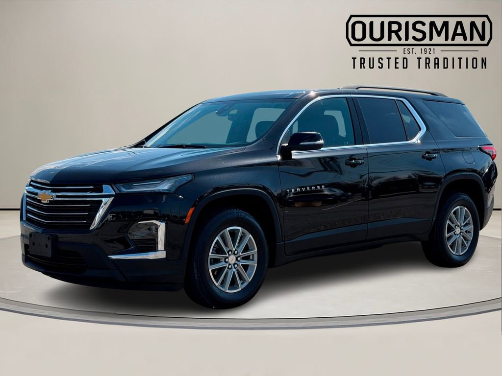 Used 2023 Chevrolet Traverse LT image 2