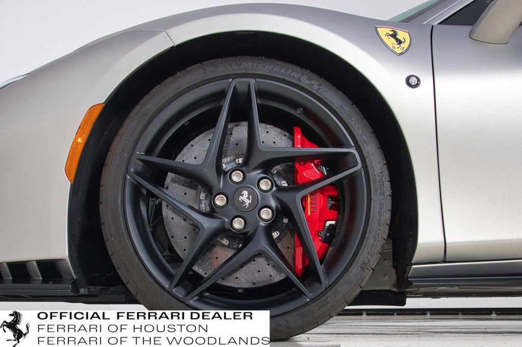 Used 2022 Ferrari F8 Tributo image 19