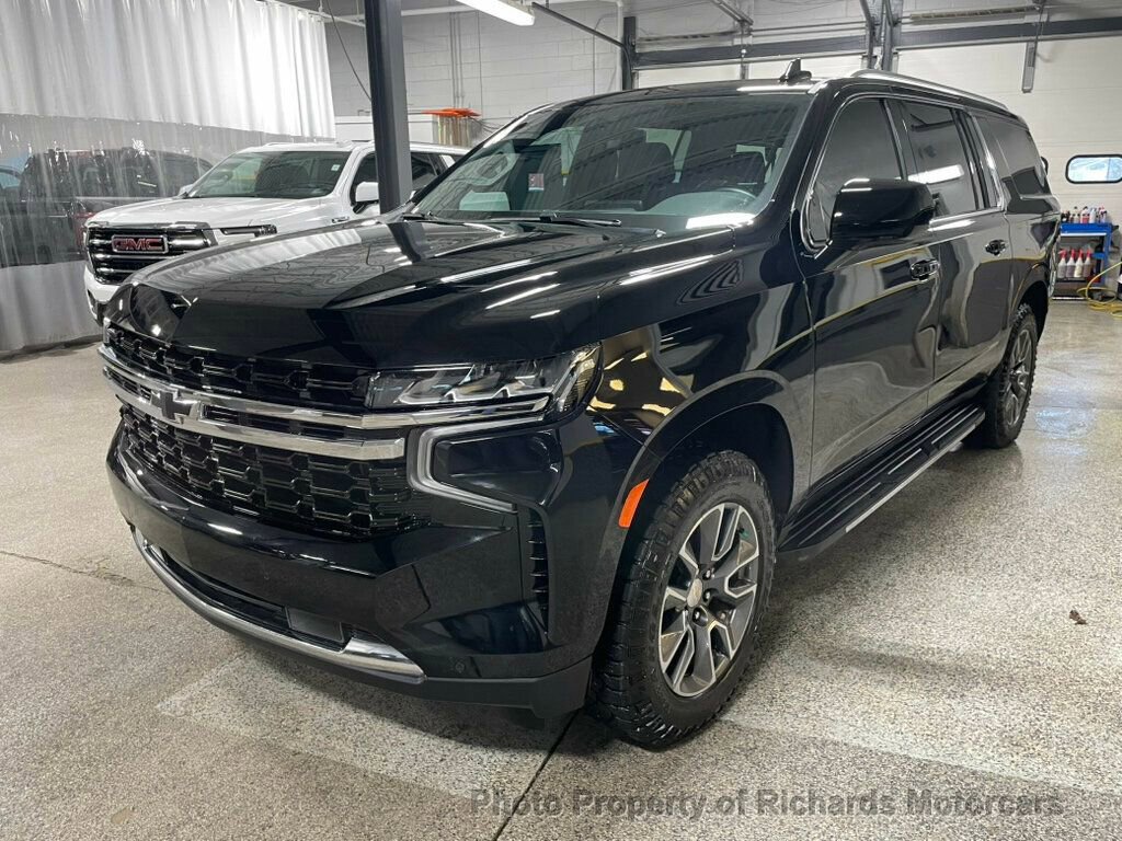 Used 2023 Chevrolet Suburban LS AWD/4WD image 4