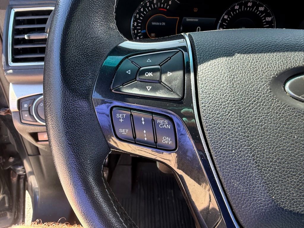 Used 2017 Ford Explorer Platinum image 27