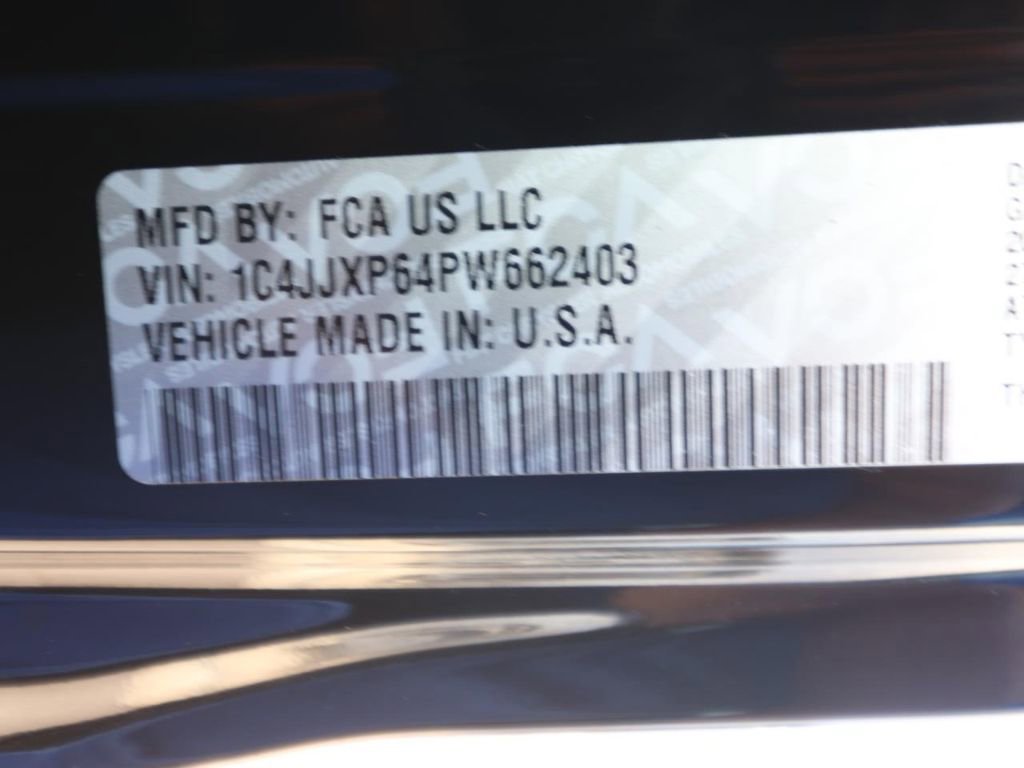 Used 2023 Jeep Wrangler Unlimited Sahara AWD/4WD image 30