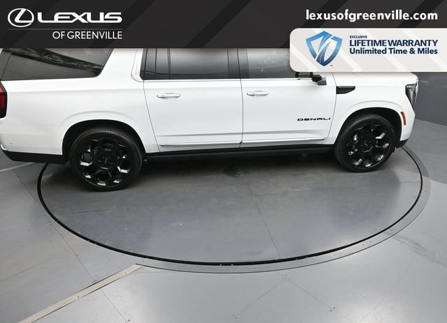 Used 2025 GMC Yukon XL Denali AWD/4WD image 43