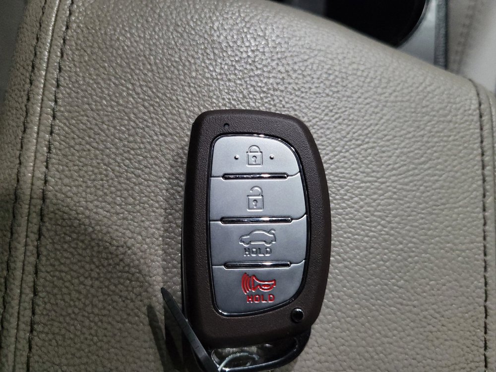 Used 2017 Hyundai Sonata Limited w/ Tech Package 03 FWD image 32