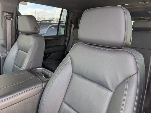Used 2025 Chevrolet Suburban Z71 image 10