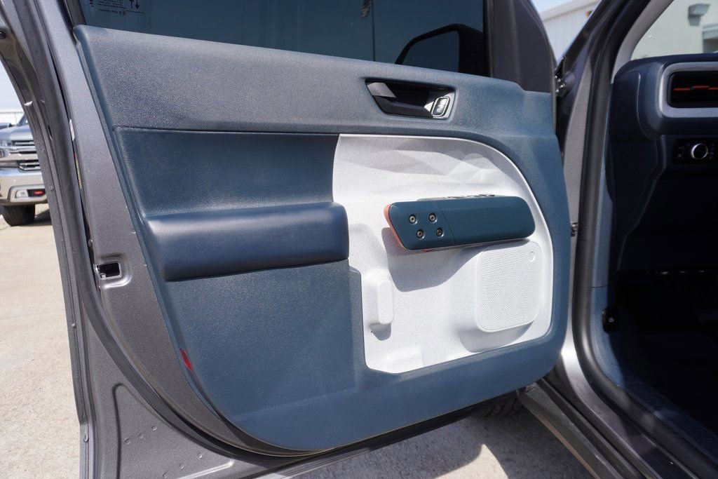 Certified 2023 Ford Maverick XLT image 8