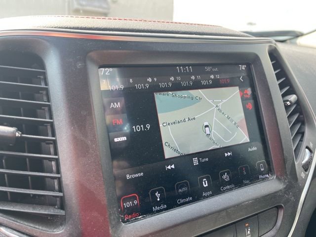 Used 2019 Jeep Cherokee Trailhawk image 10