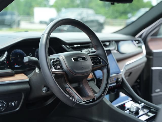 Used 2023 Jeep Grand Cherokee L Summit w/ Advanced Protech Group IV AWD/4WD image 29