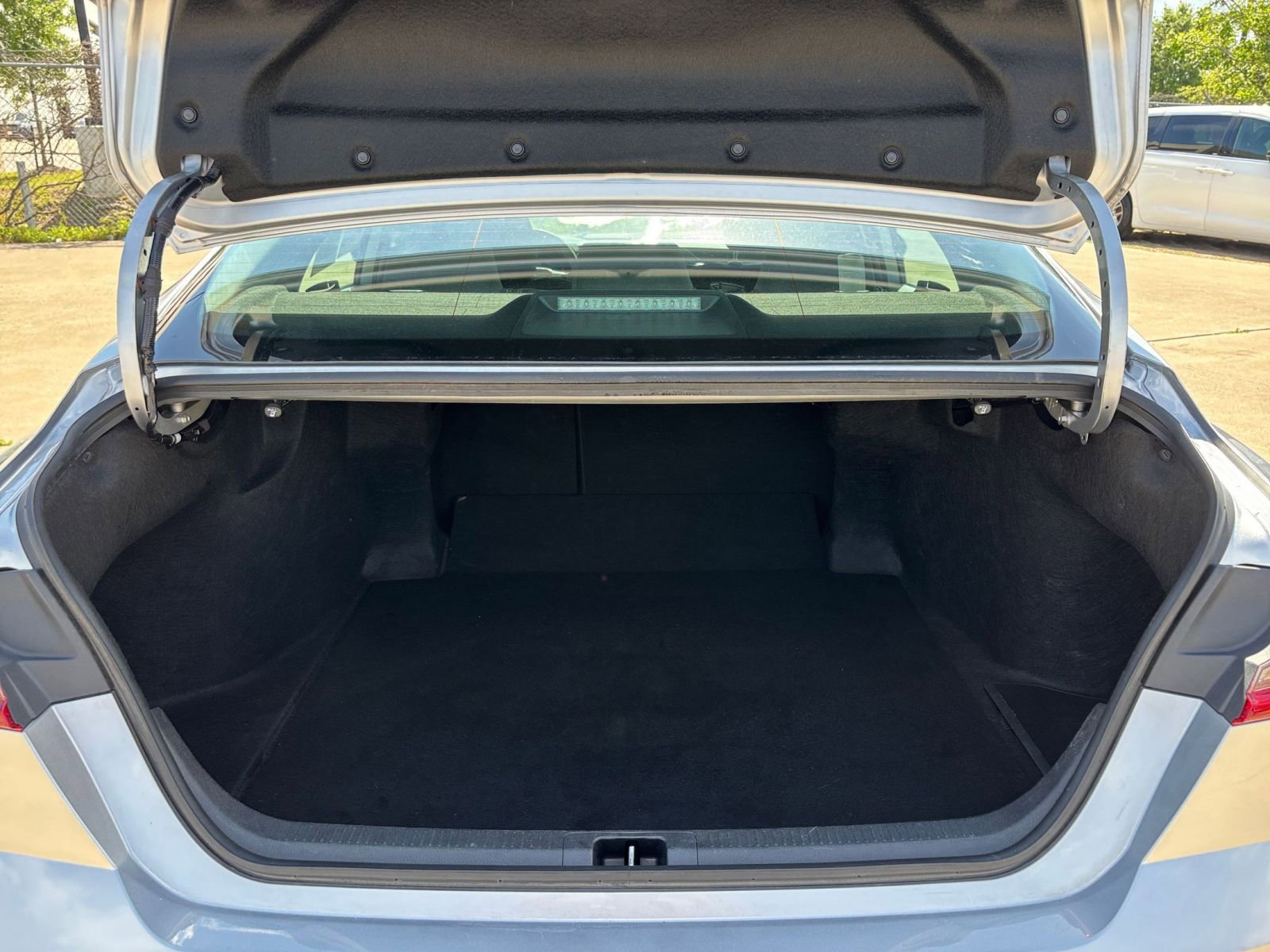 Used 2025 Toyota Camry LE image 30