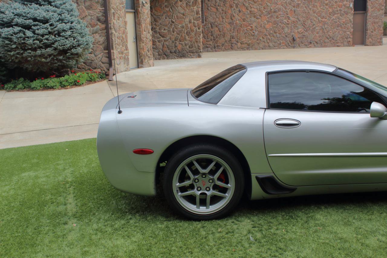 Used 2004 Chevrolet Corvette Z06 w/ Memory Package RWD image 34