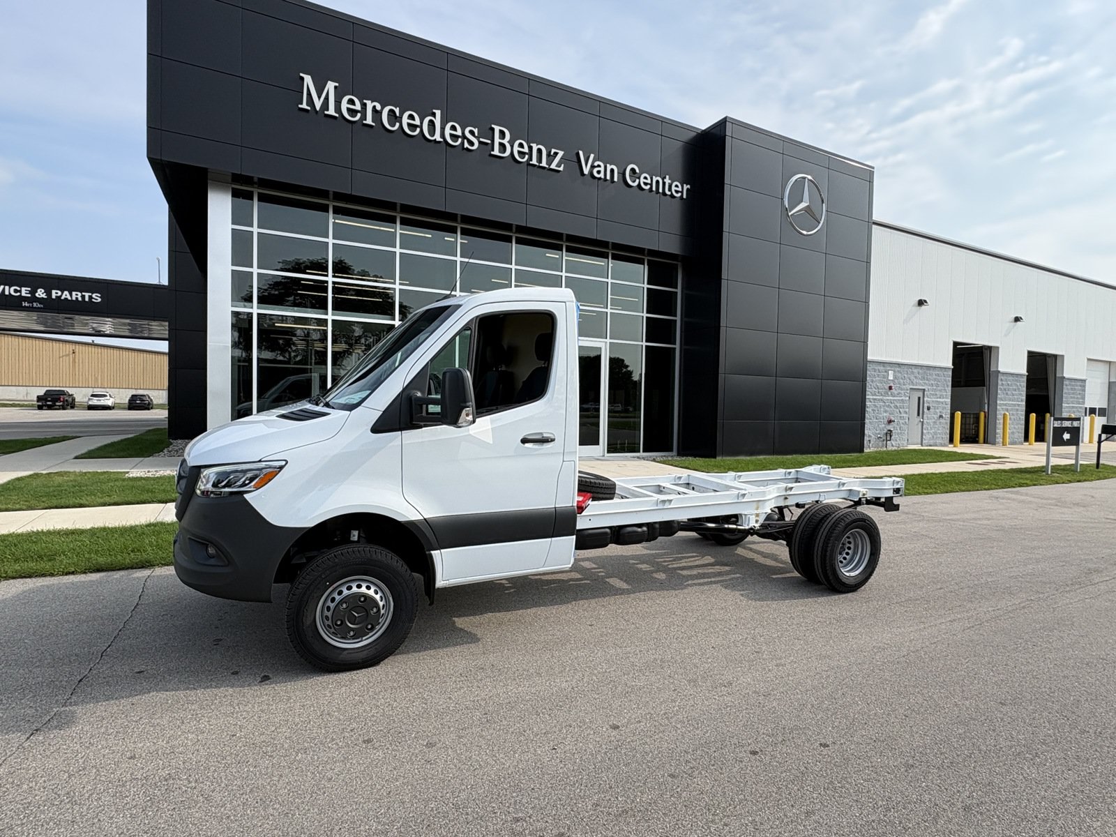 New 2025 Mercedes-Benz Sprinter 3500 image 2