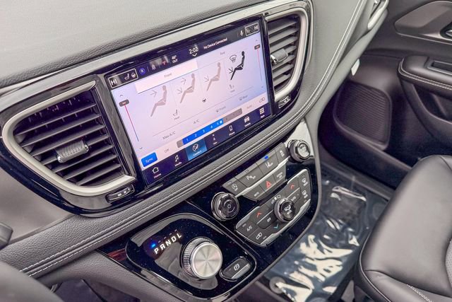 New 2026 Chrysler Pacifica Select image 19