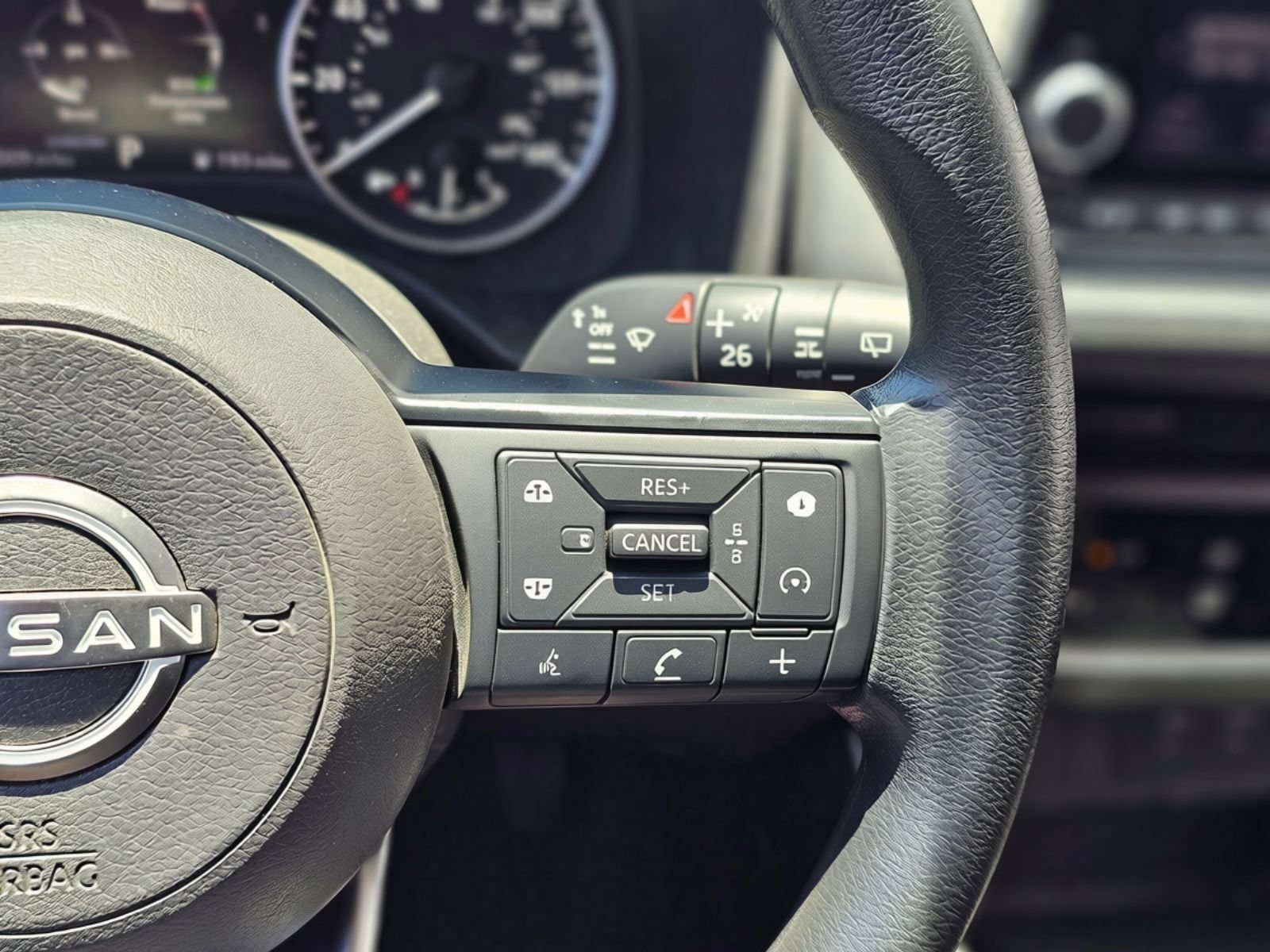 Used 2024 Nissan Rogue S FWD image 16
