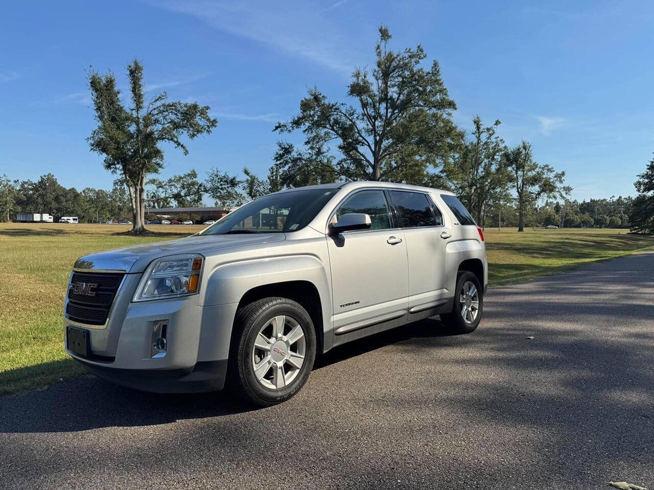 Used 2011 GMC Terrain SLE FWD image 4
