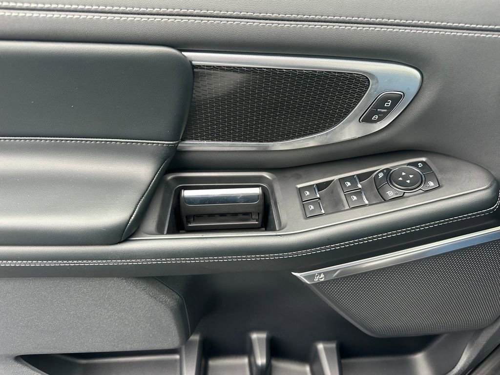 New 2025 Ford Expedition Platinum w/ Stealth Performance Package image 46