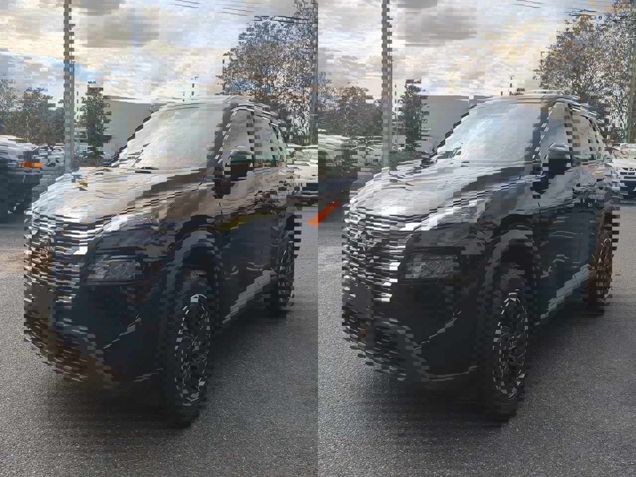 Used 2024 Nissan Rogue SV image 7