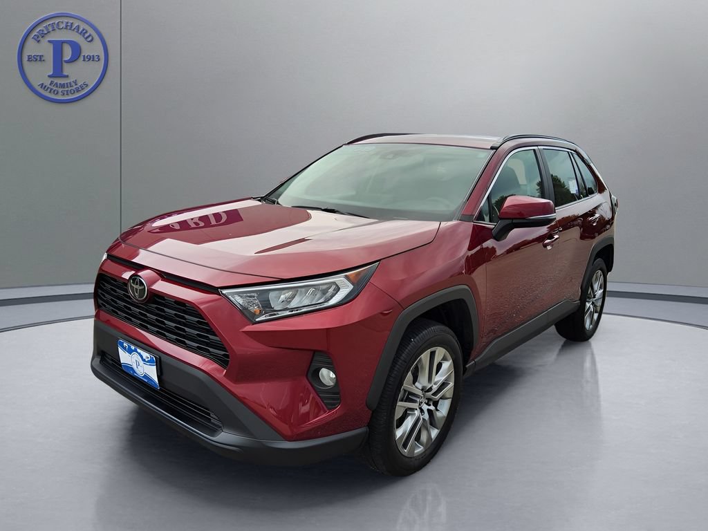Used 2019 Toyota RAV4 XLE Premium w/ Cold Weather Package AWD/4WD image 3
