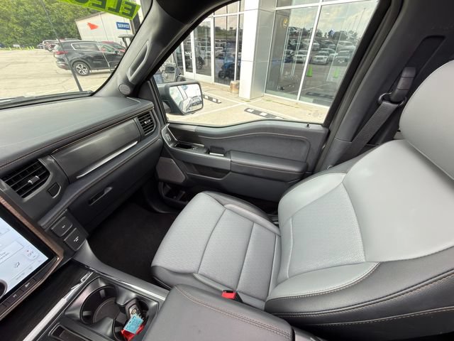 Used 2024 Ford F150 Lightning Lariat AWD/4WD image 32