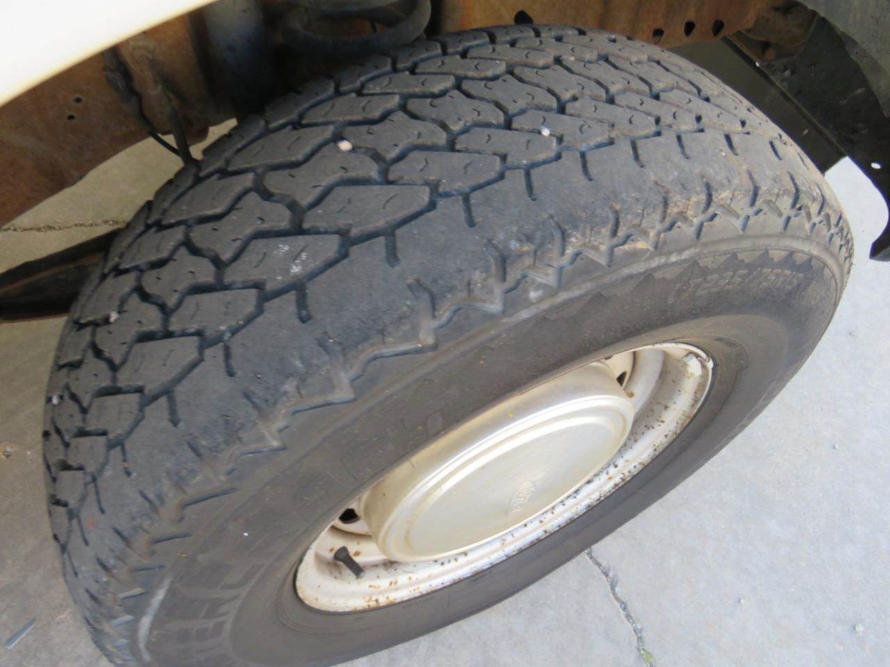 Used 2001 Ford E-150 and Econoline 150 RWD image 24
