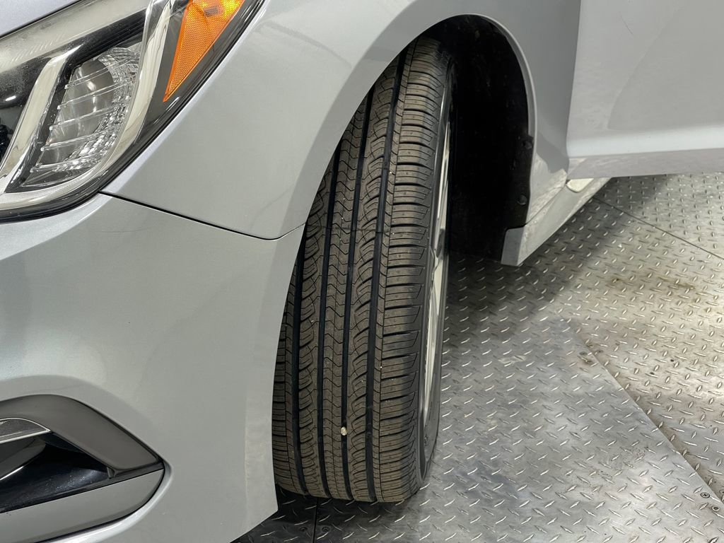 Used 2016 Hyundai Sonata Limited w/ Option Group 05 image 37