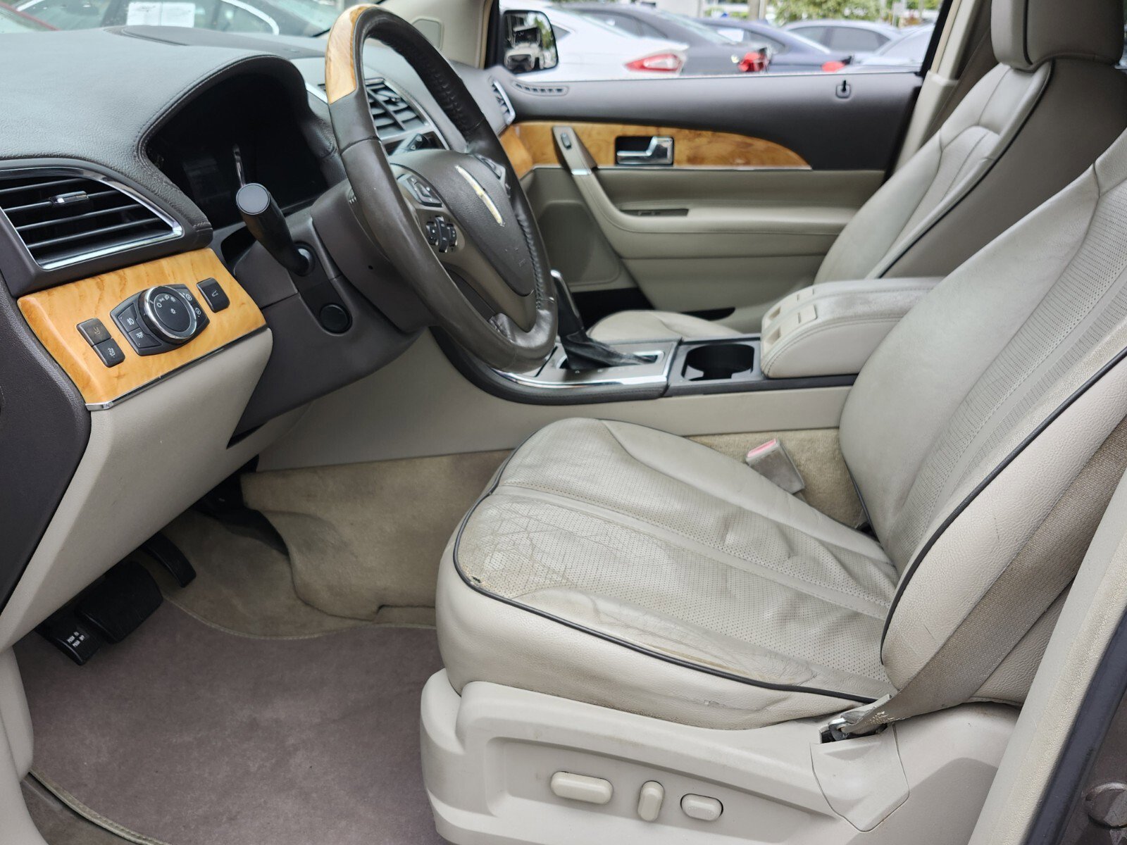 Used 2011 Lincoln MKX 2WD w/ 102A Rapid Spec Order Code image 2