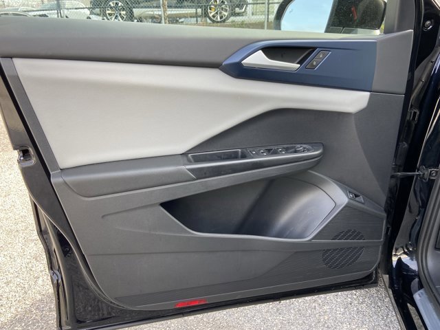 Used 2022 Volkswagen Taos SE image 25