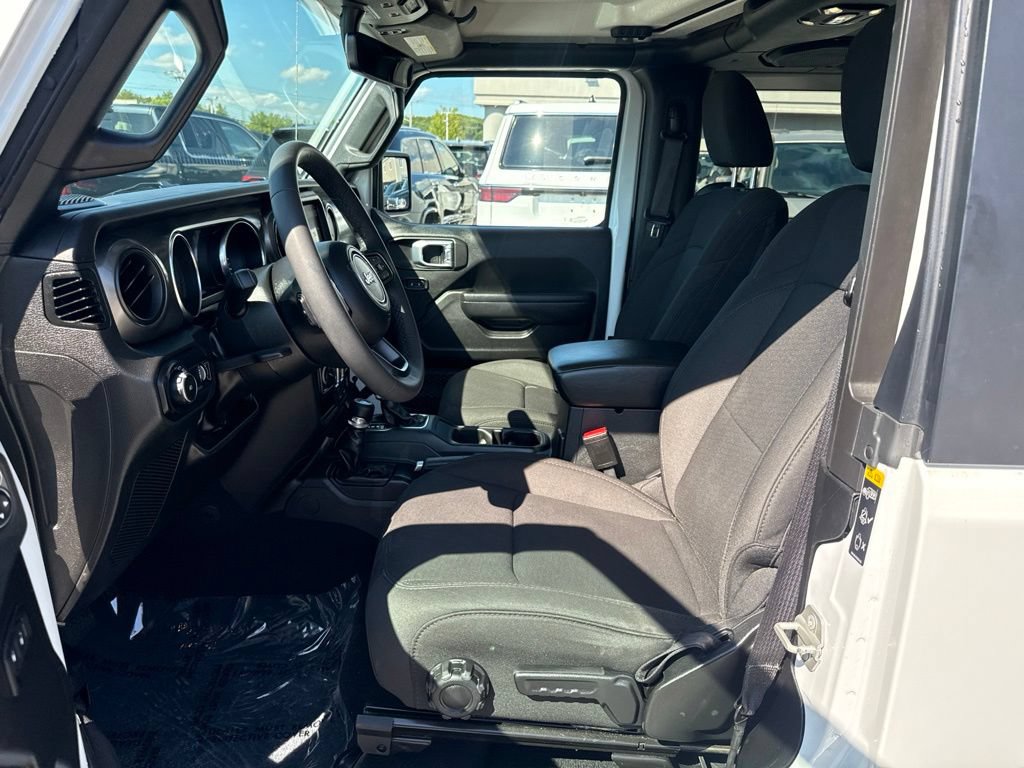 Certified 2023 Jeep Wrangler Sport AWD/4WD image 17