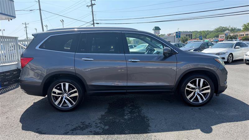 Used 2017 Honda Pilot Touring image 7