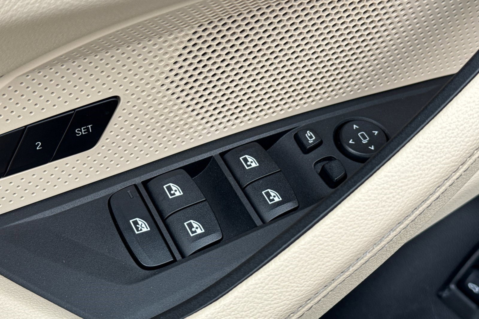 Certified 2023 BMW i4 eDrive35 w/ Premium Package image 13