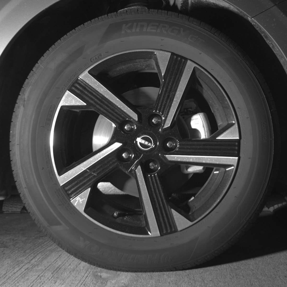 Used 2025 Nissan Sentra SV image 13