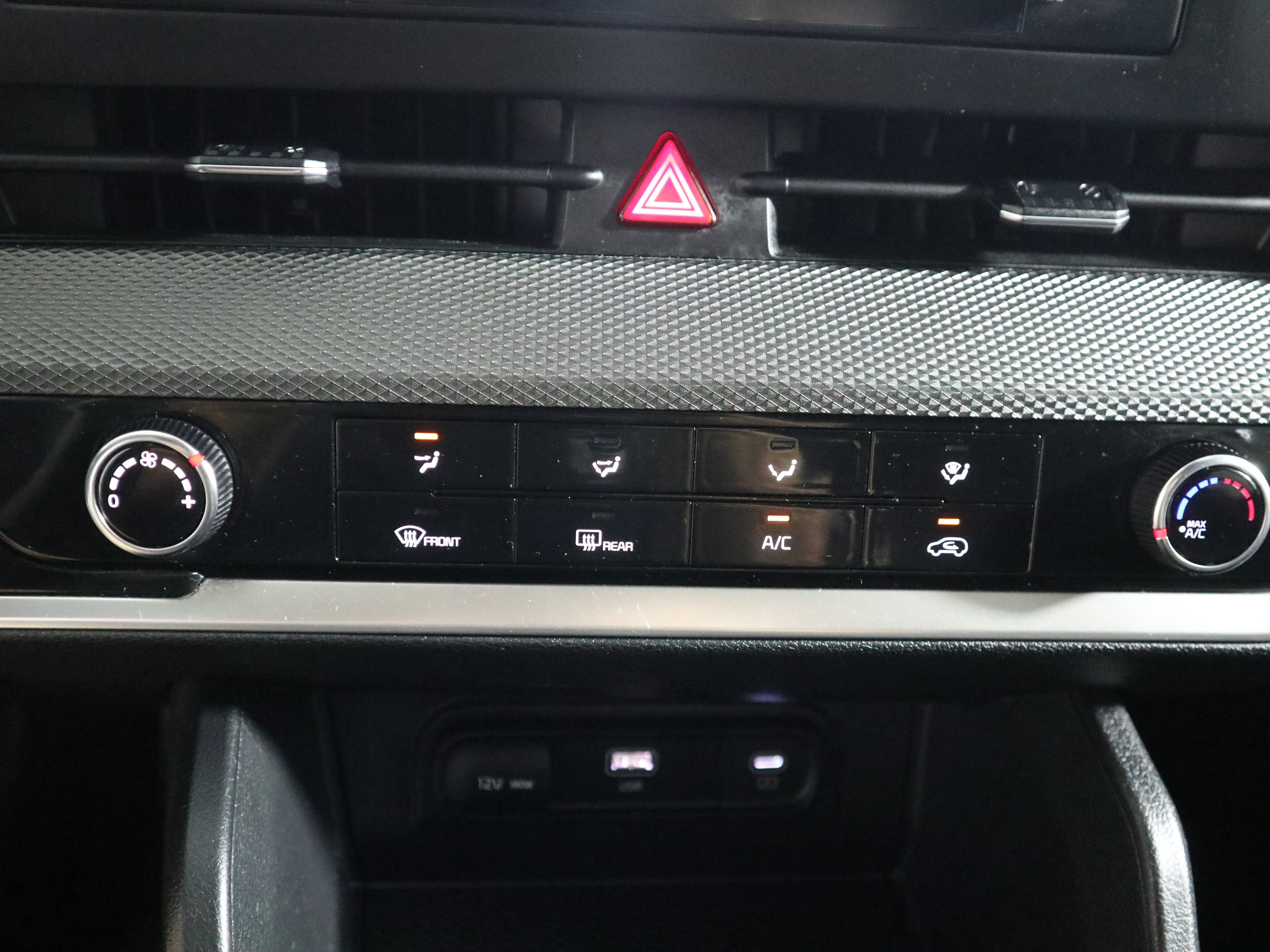 Used 2024 Kia Sportage LX image 30