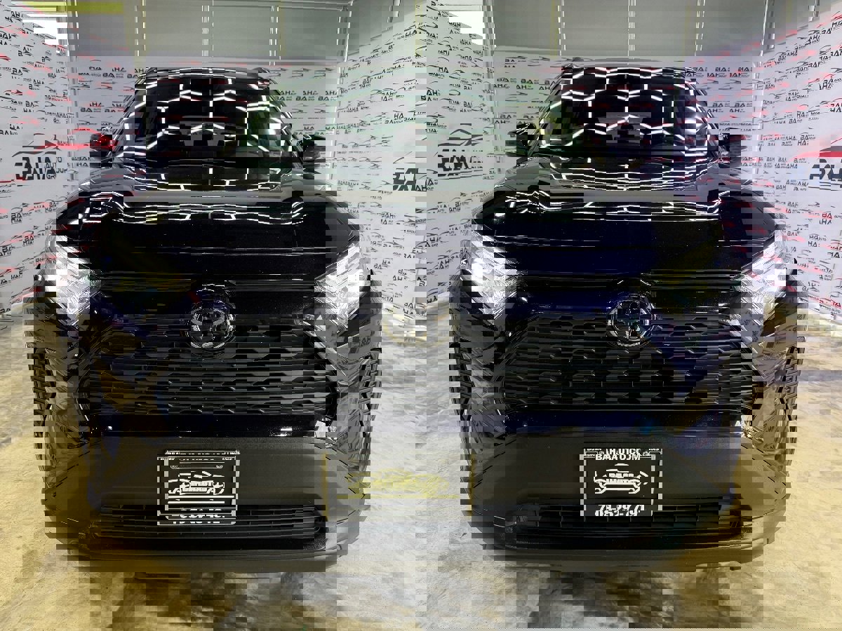 Used 2022 Toyota RAV4 XLE image 3