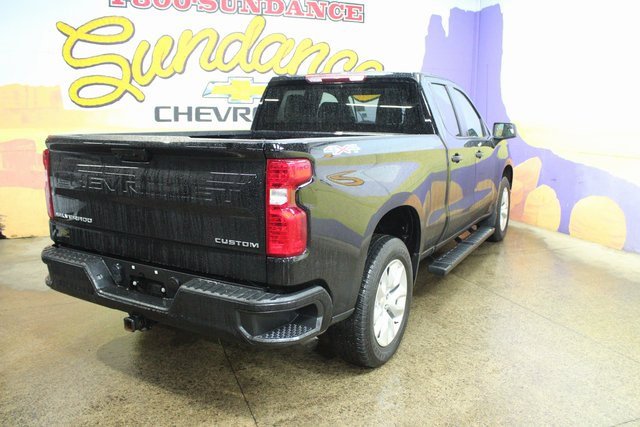 Used 2023 Chevrolet Silverado 1500 Custom image 8