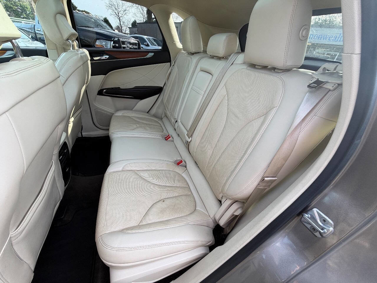 Used 2016 Lincoln MKC Reserve image 32